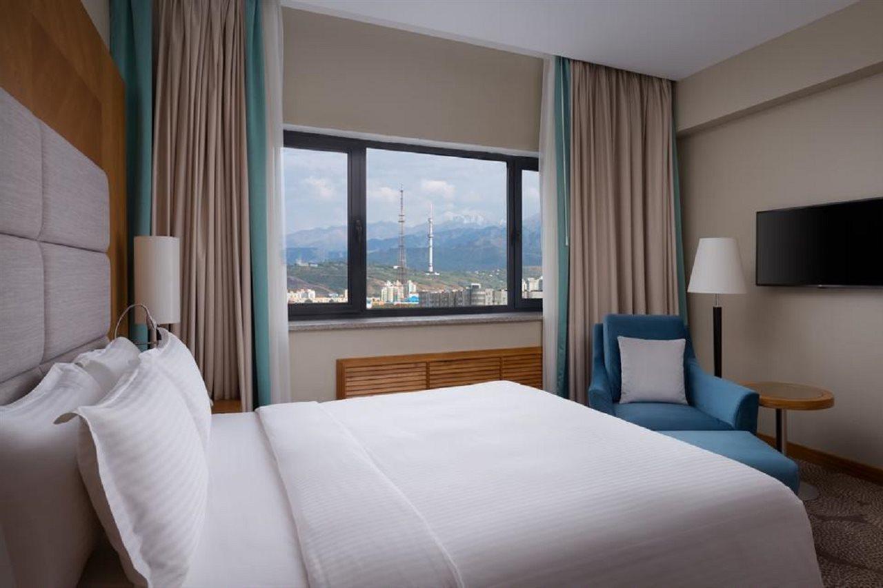 Hotel Doubletree By Hilton Almaty Exteriér fotografie