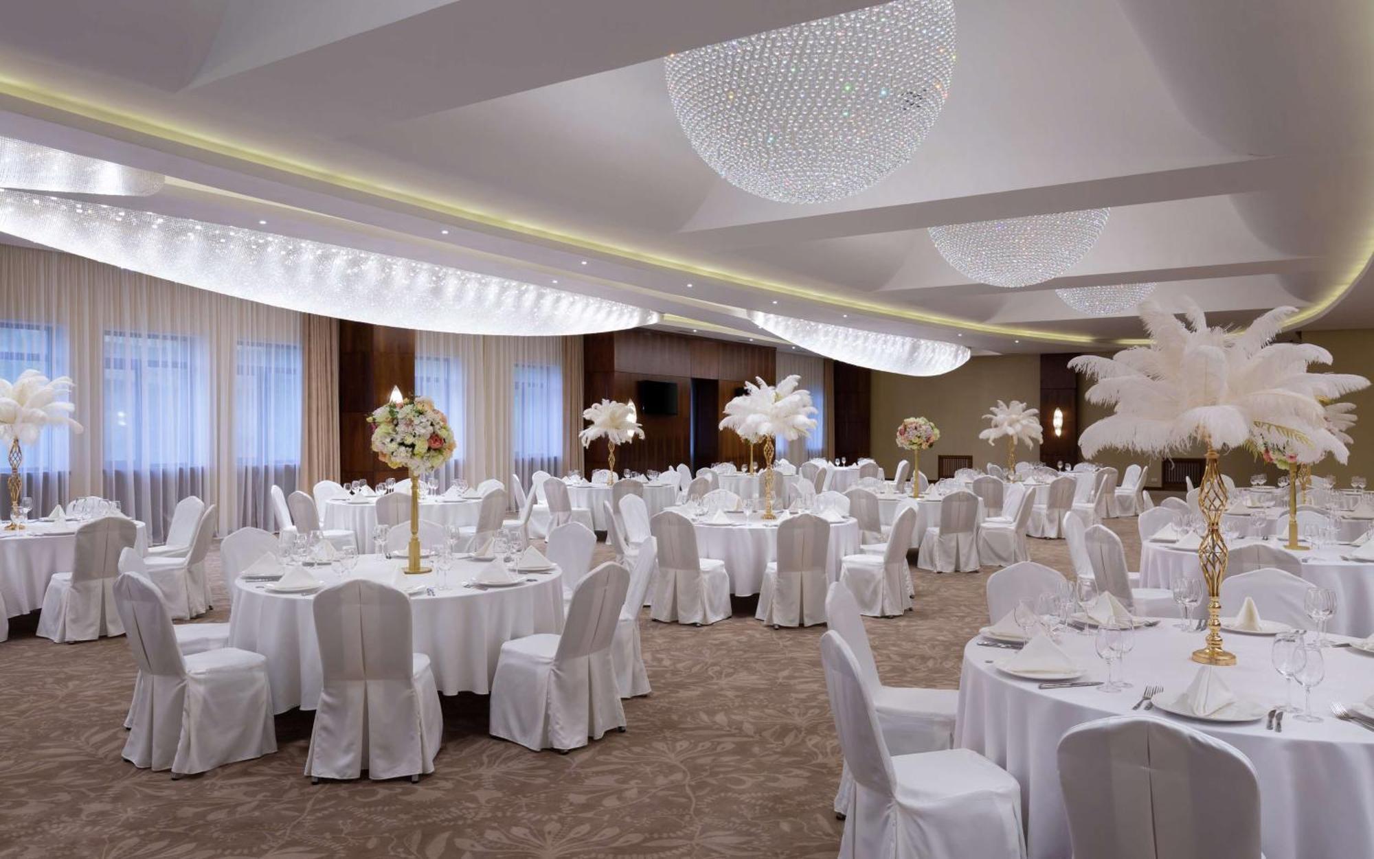 Hotel Doubletree By Hilton Almaty Exteriér fotografie