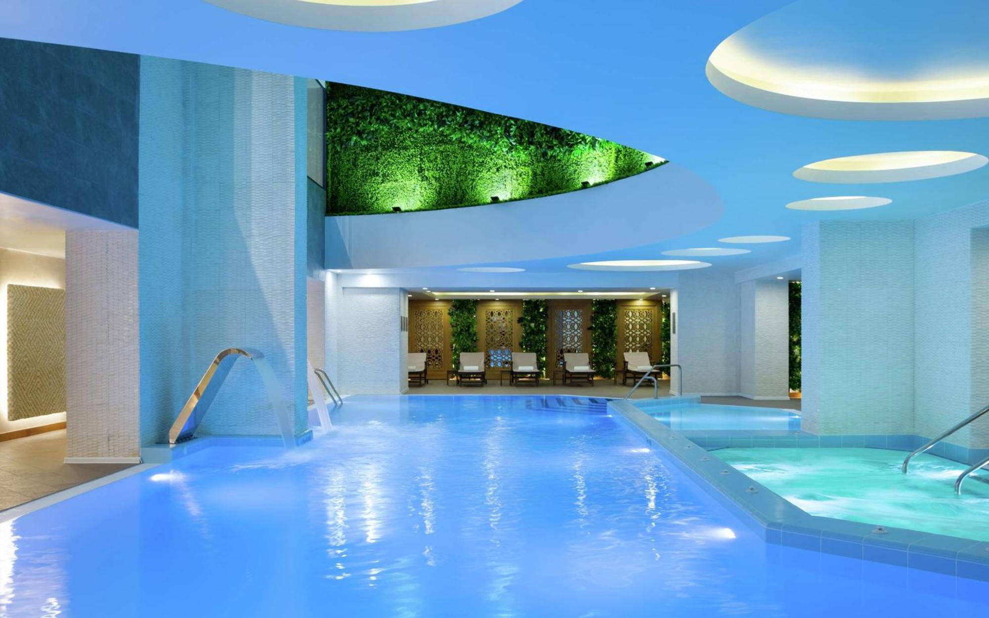 Hotel Doubletree By Hilton Almaty Exteriér fotografie