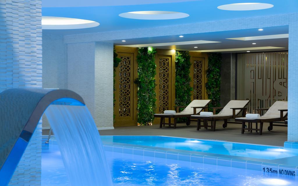 Hotel Doubletree By Hilton Almaty Exteriér fotografie